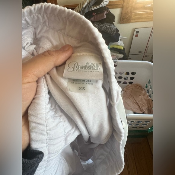 Bombshell Sportswear - Scrunch Butt Shorts - Picture 2 of 6